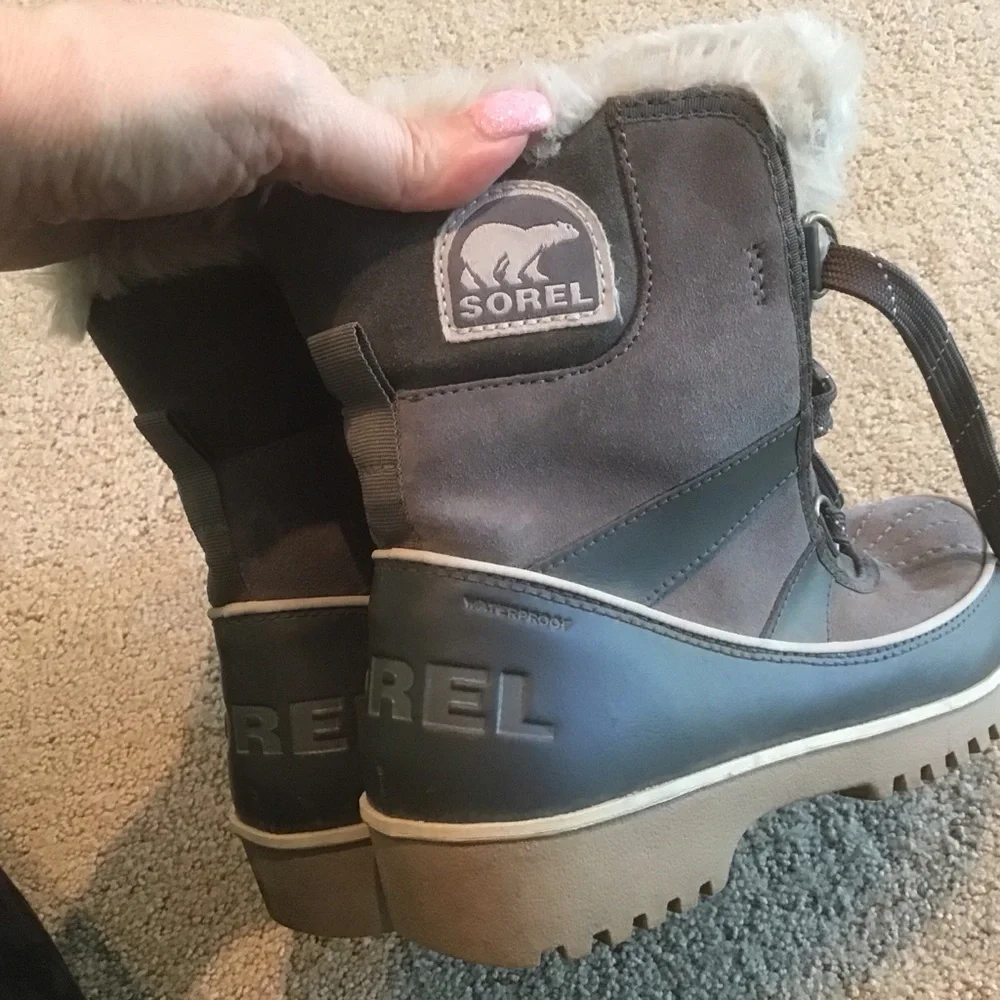 Sorel‎ Tivoli II Charcoal Gray Suede Waterproof Faux Fur Lined Boots 6.5 37.5 LN